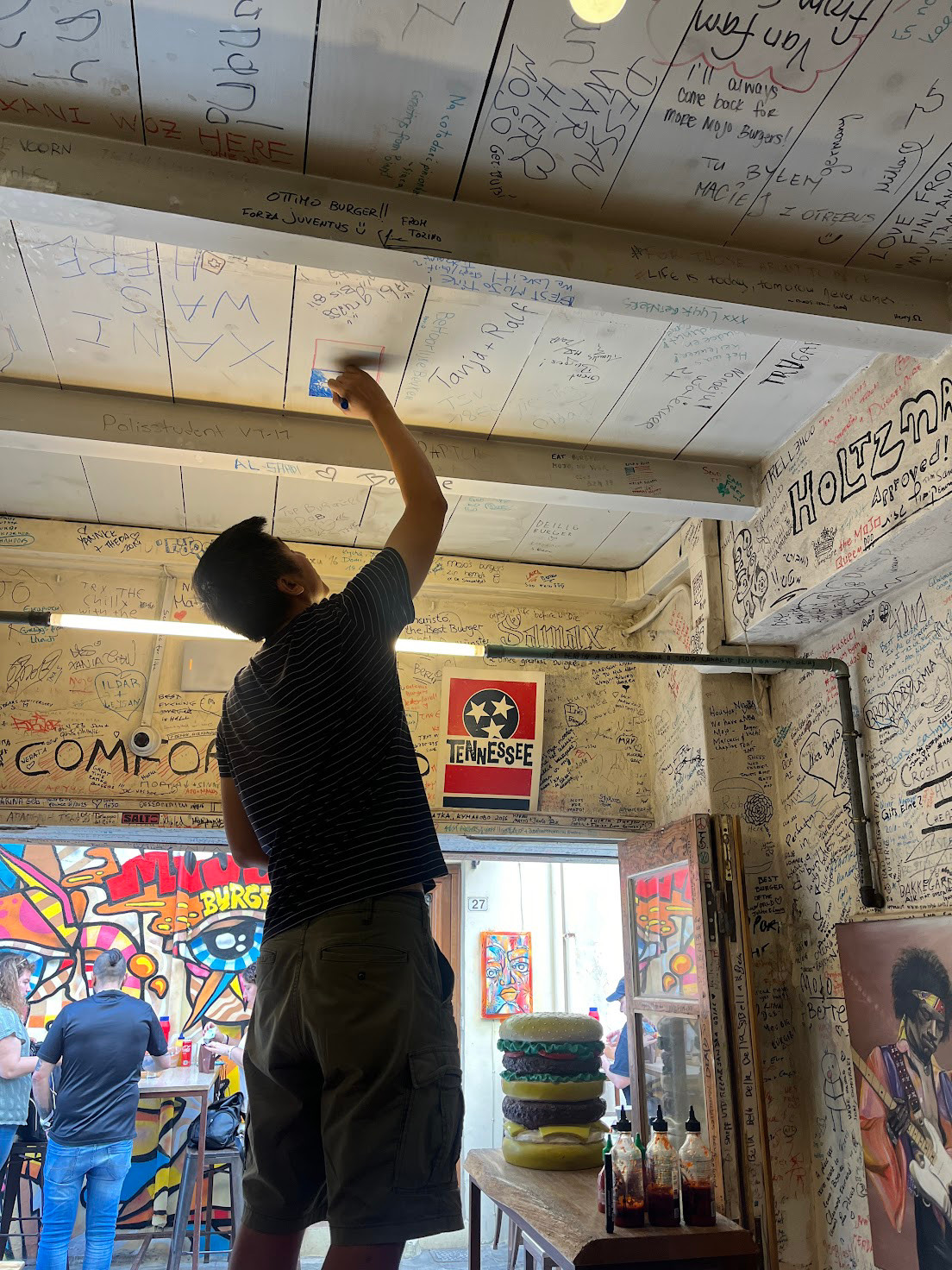 Rethimno tony taiwan flag