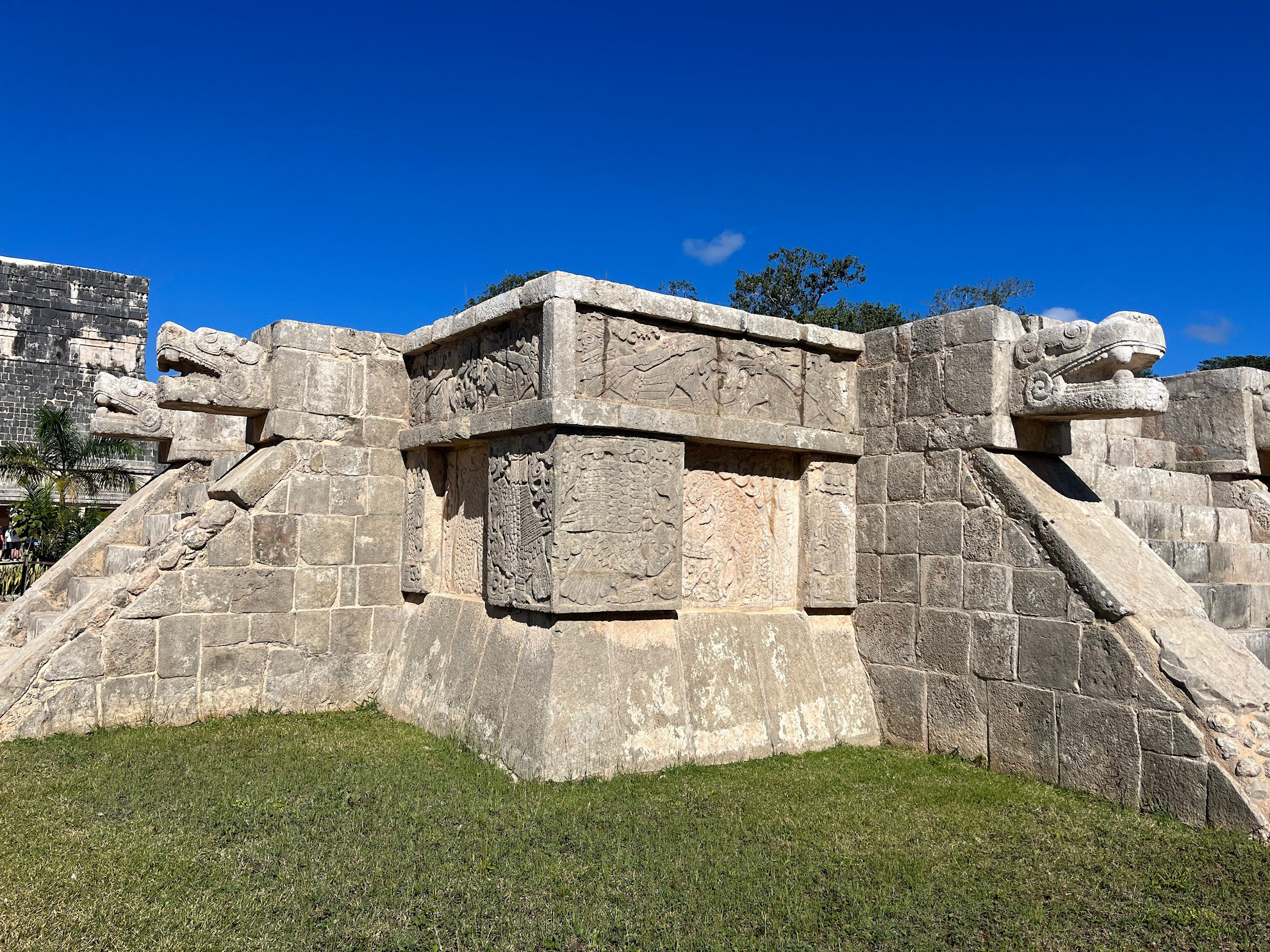 chichen itza platform