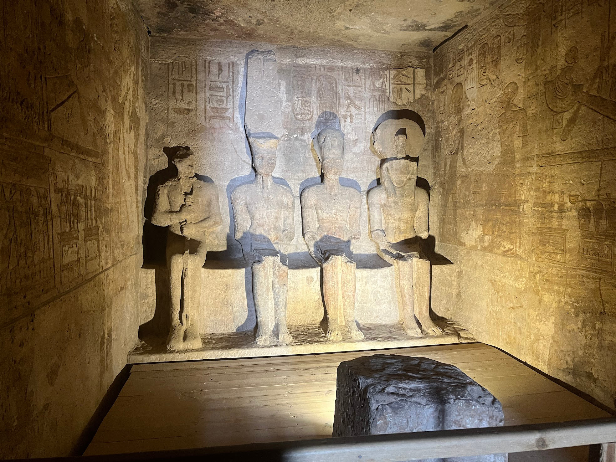 abu simbel dark room