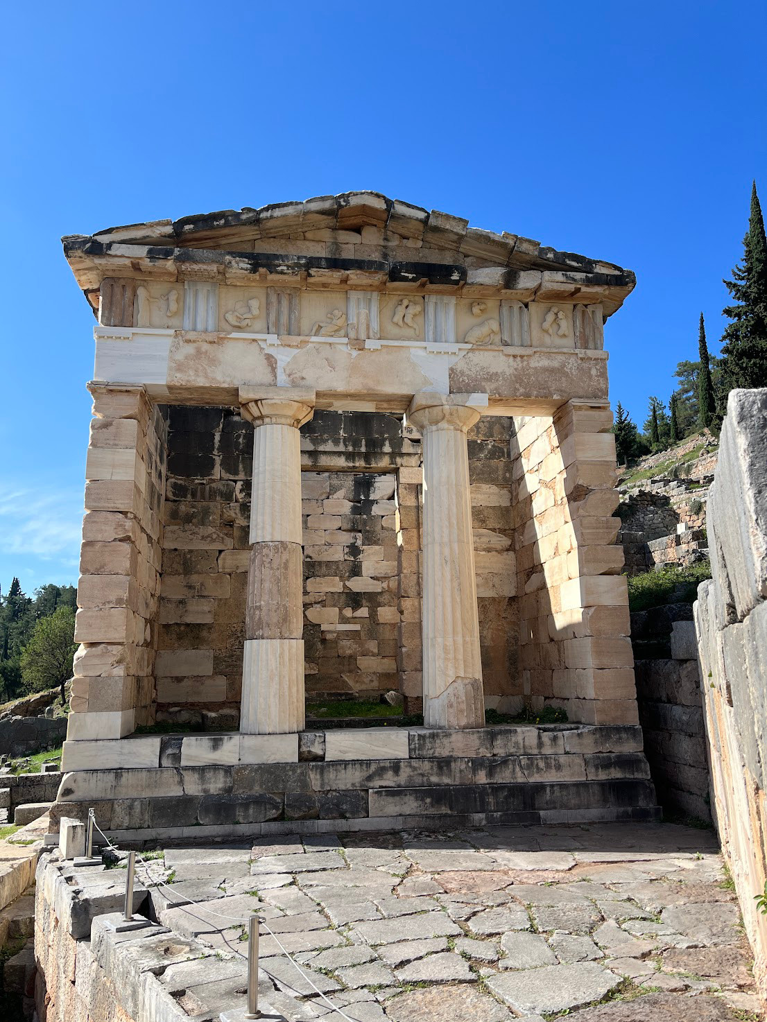 delphi threasure
