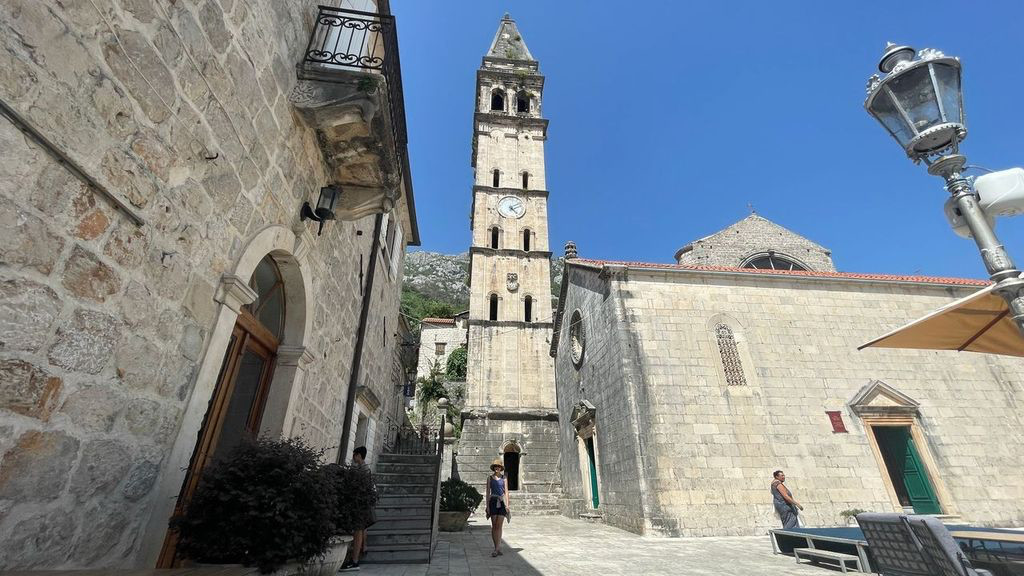 perast clock tower