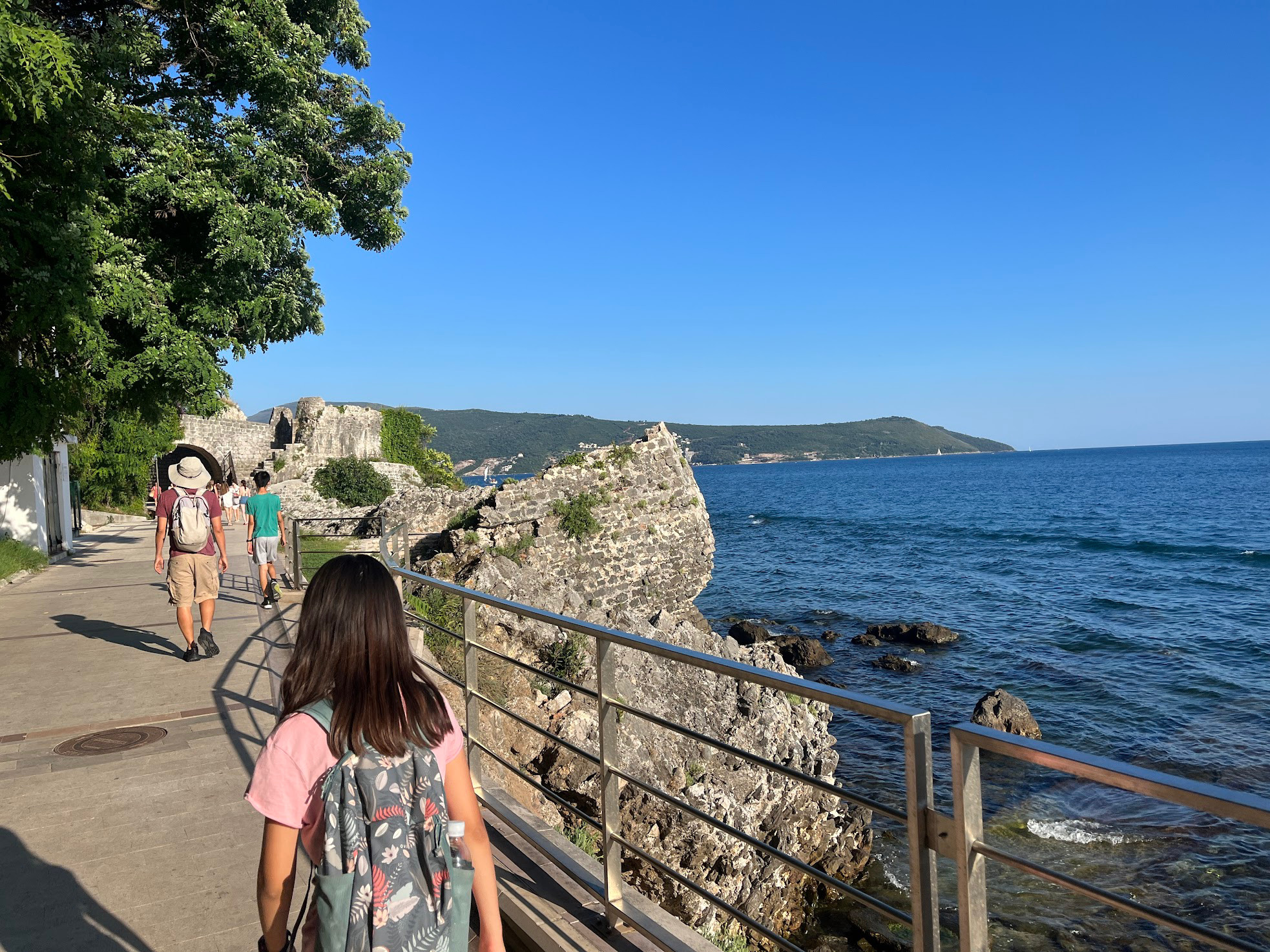 herceg novi shore ruin1