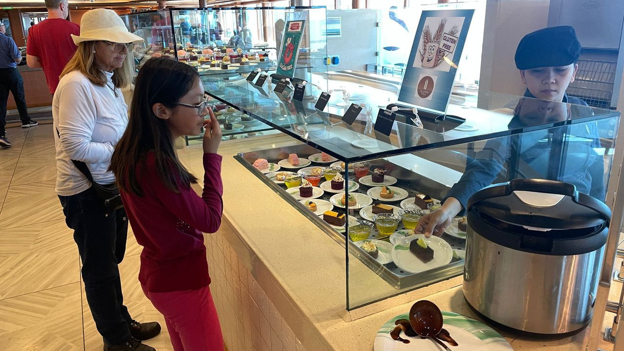 cruise dessert buffet