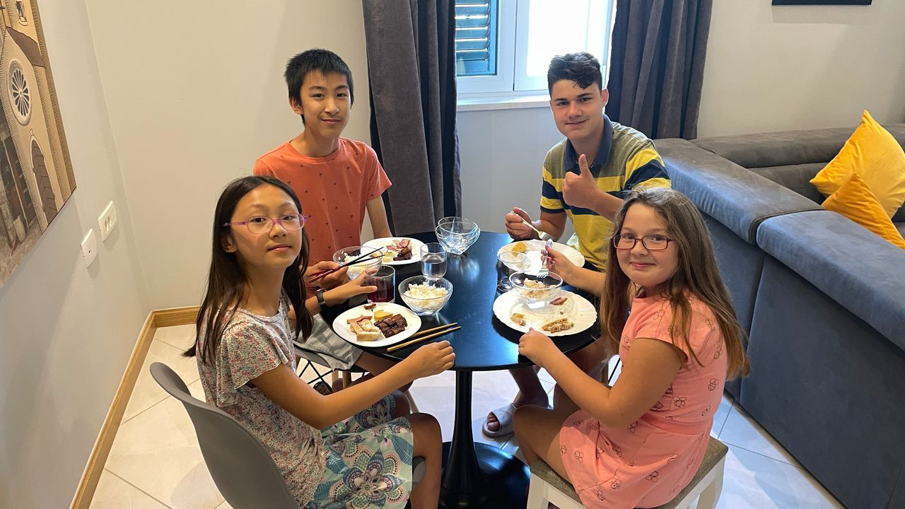 kotor kids table