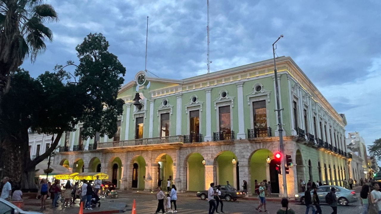 merida city hall exterior
