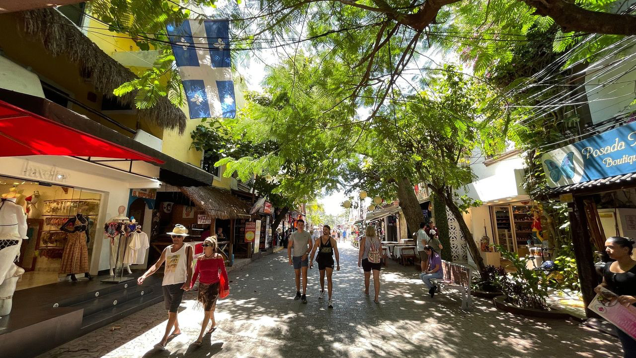 playa del carmen street