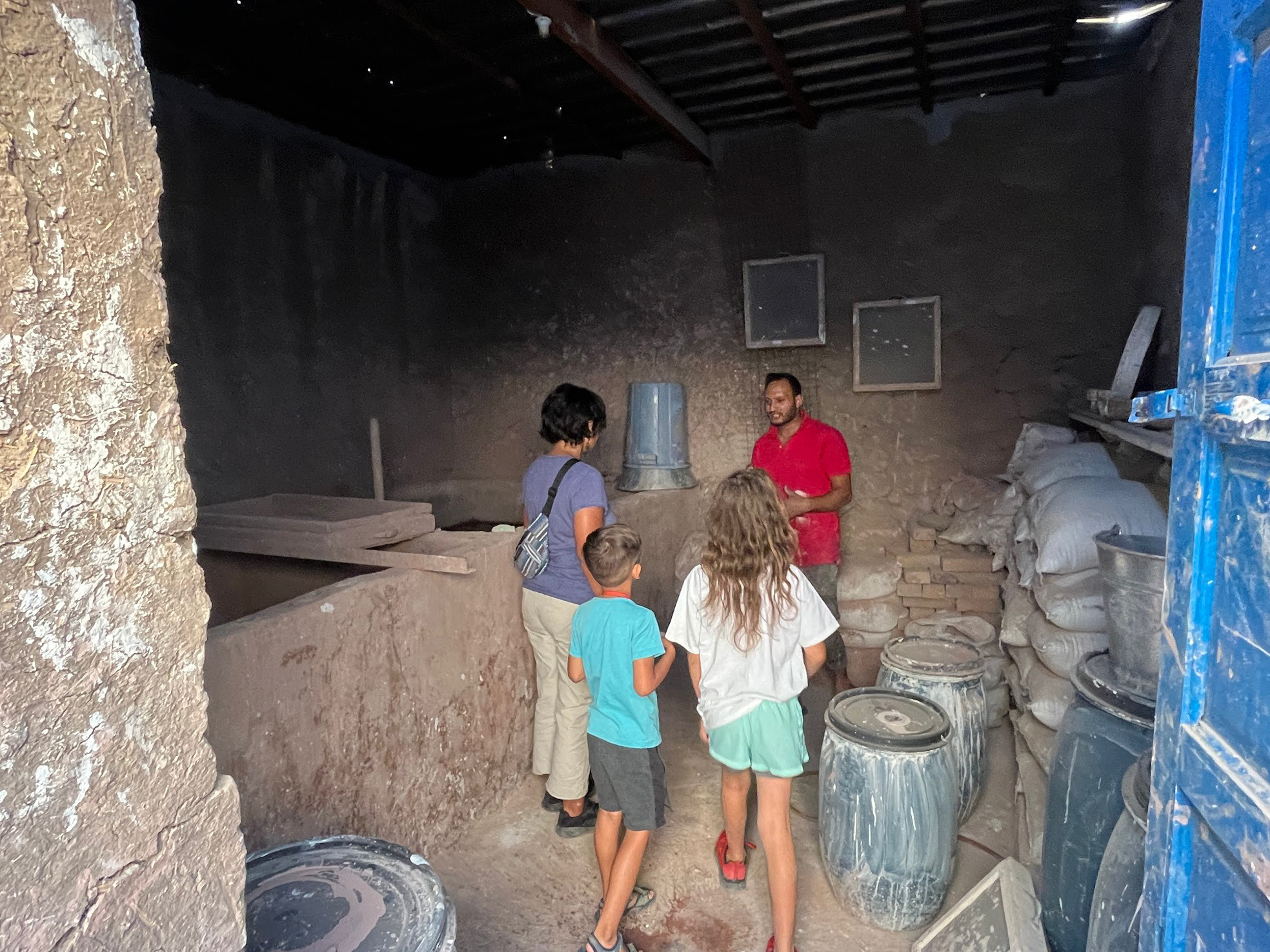 luxor hub pottery2
