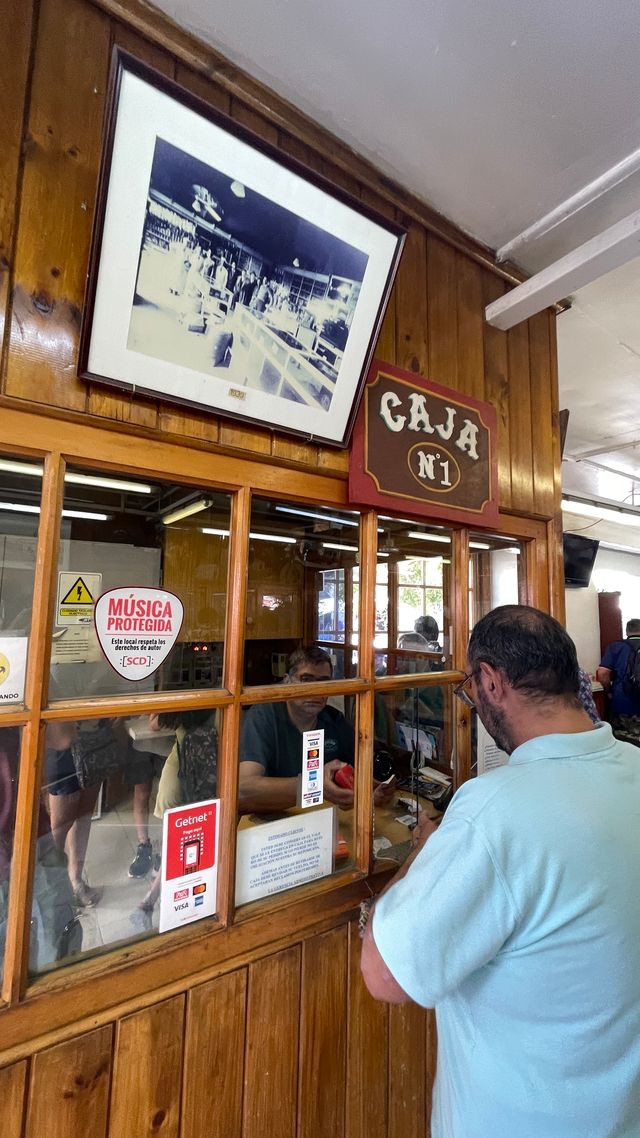 santiago empanada caja