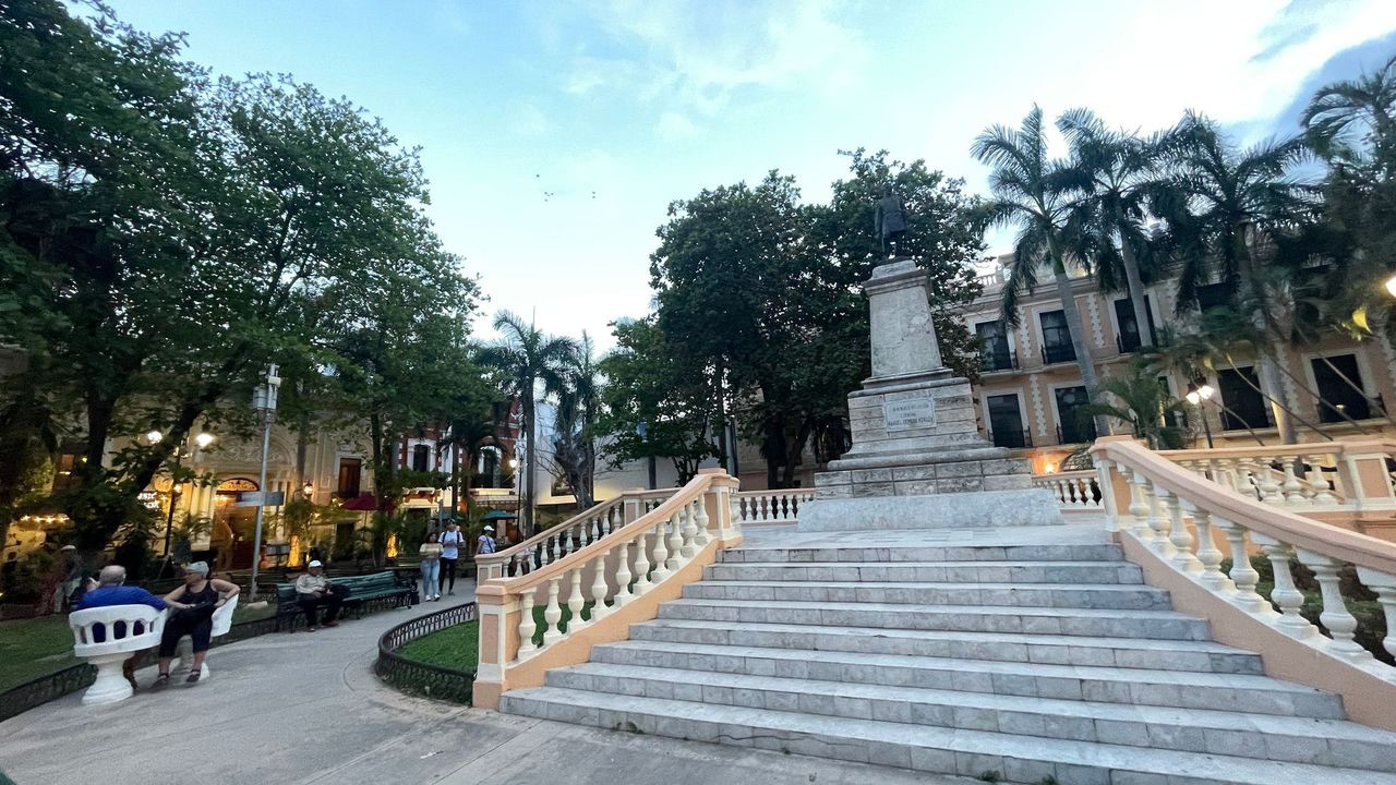 merida square