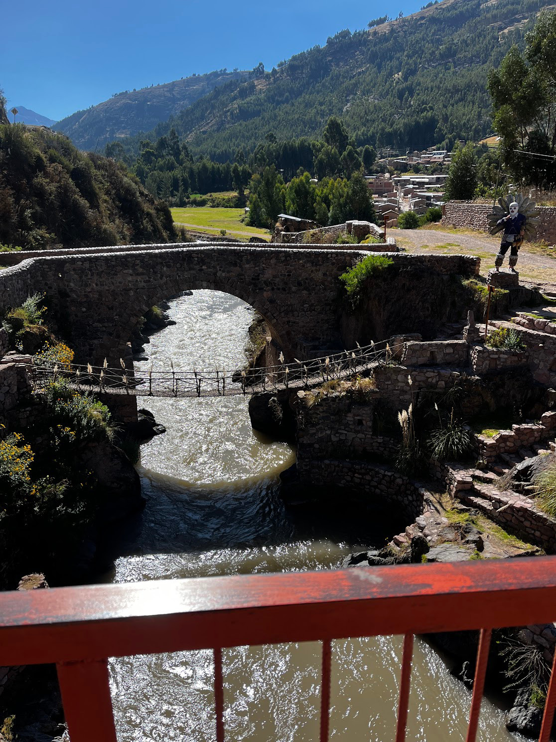 checacupe three bridges