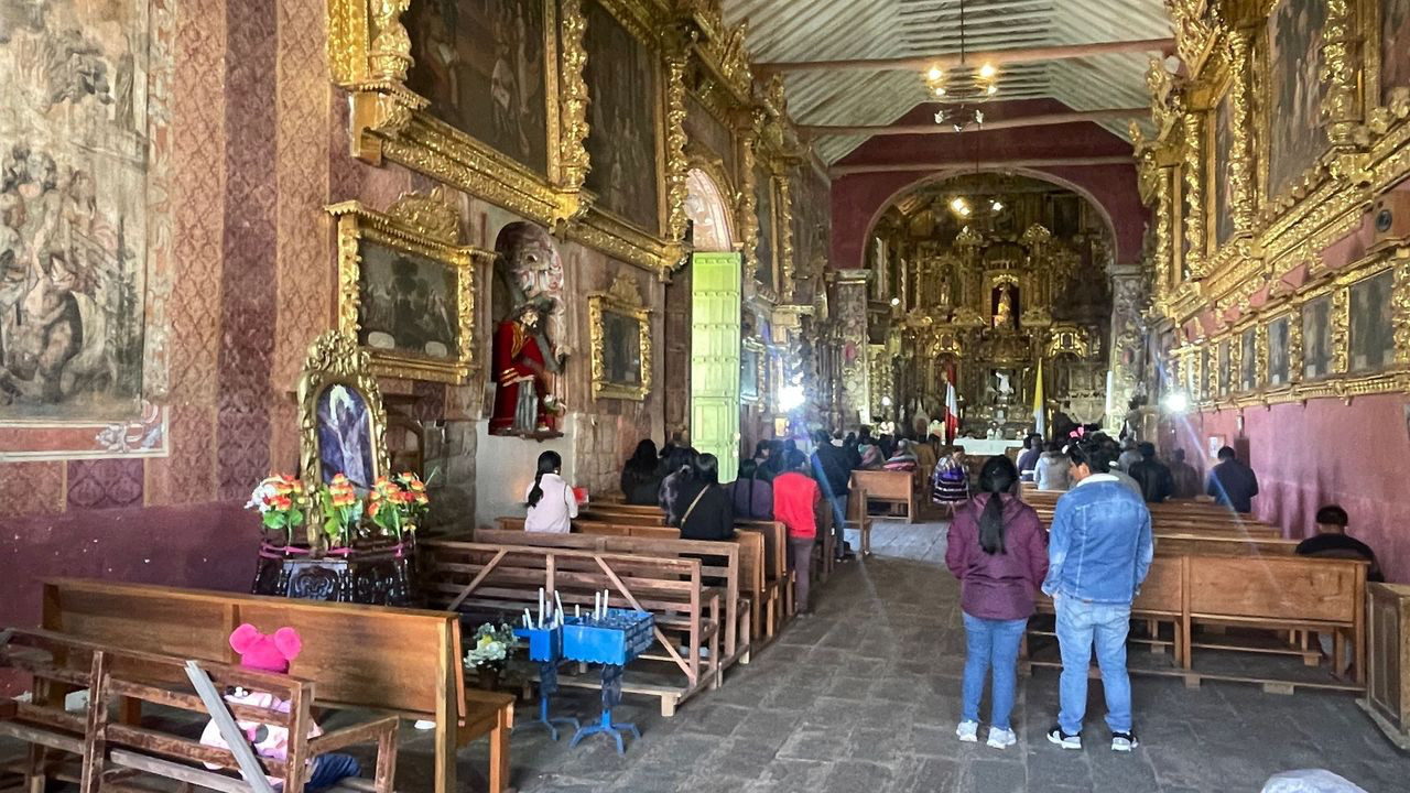 checacupe church interior