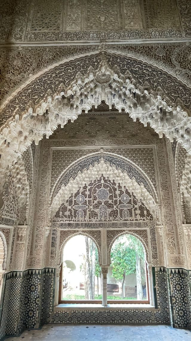 alhambra nazarie vault window1