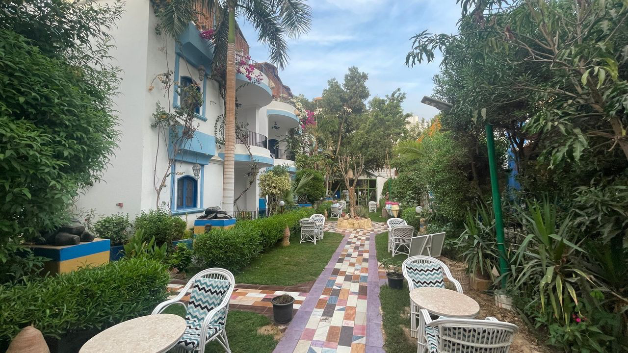 luxor hotel garden