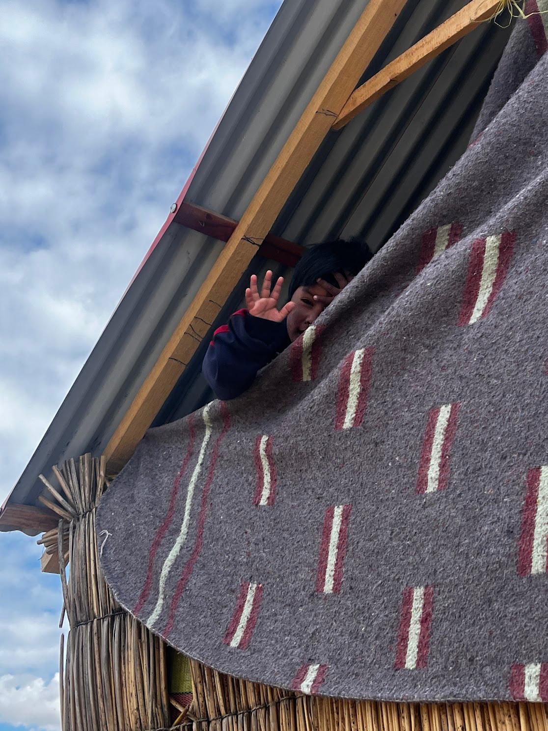 lake titikaka straw island kid