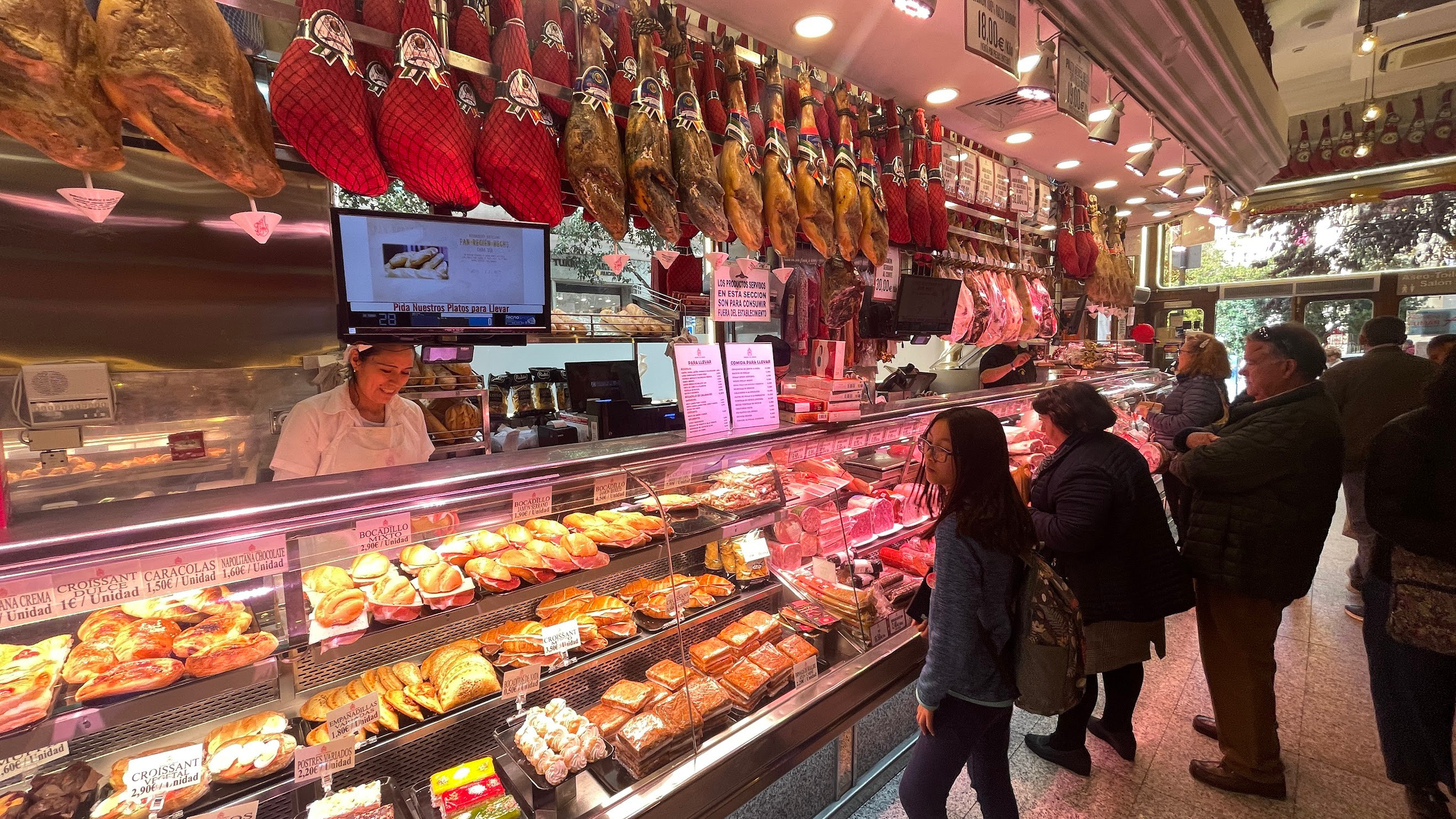 madrid museo de jamon case