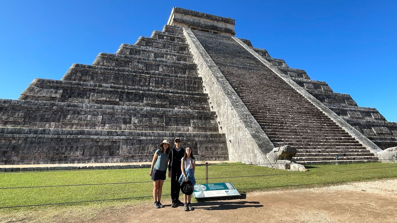 chichen itza pyramid family photo