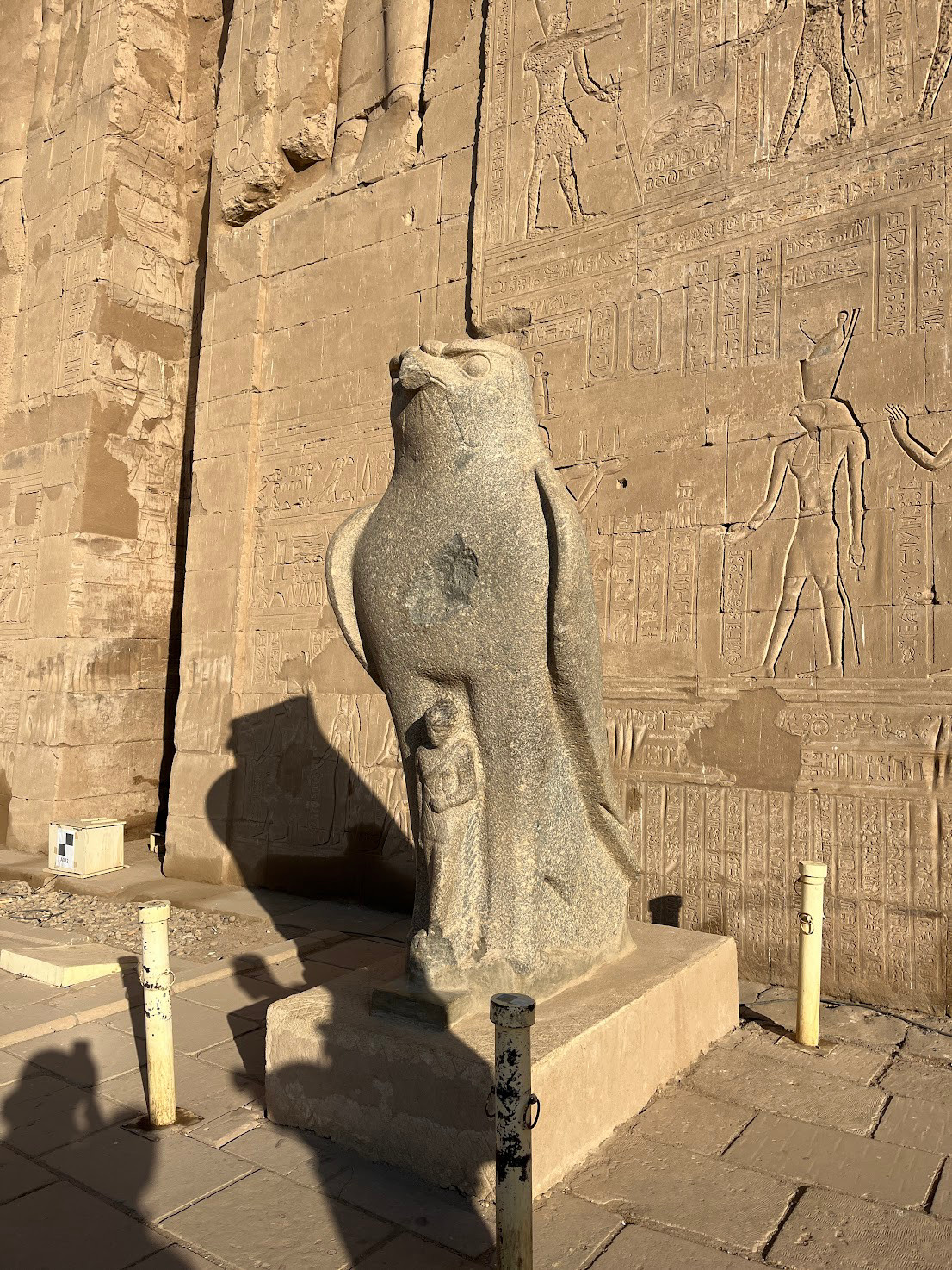 edfu horus statue