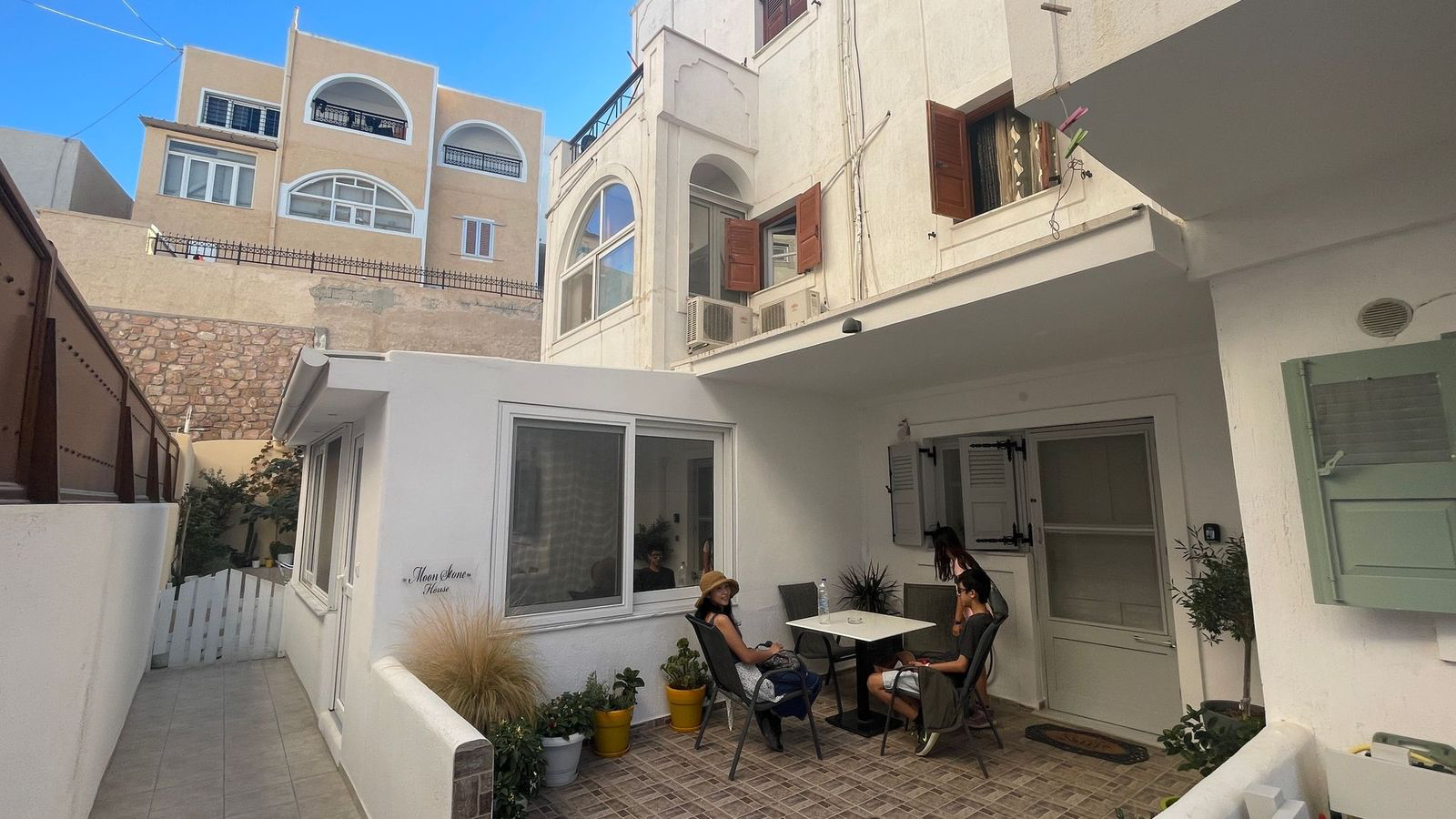 santtorini apartment porch