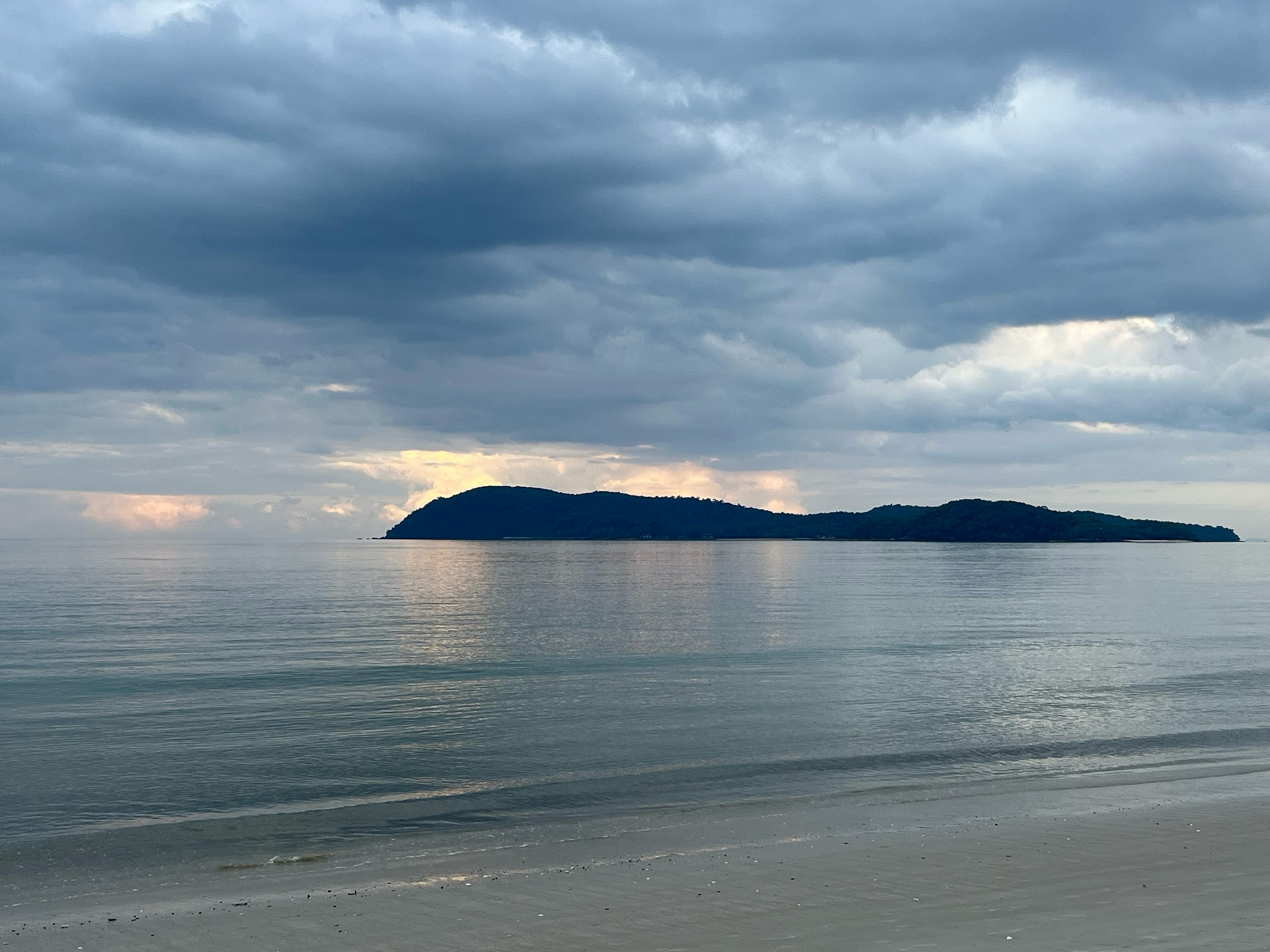 langawi beach dawn