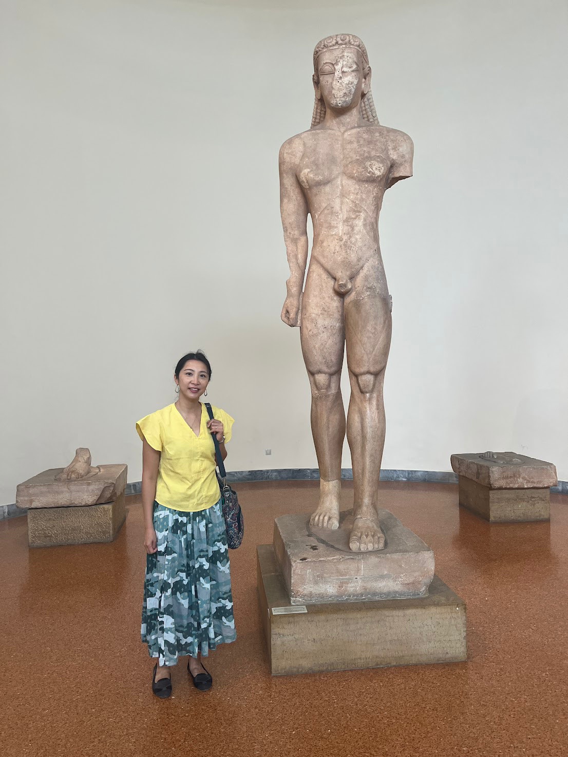 athens museum kuro statue