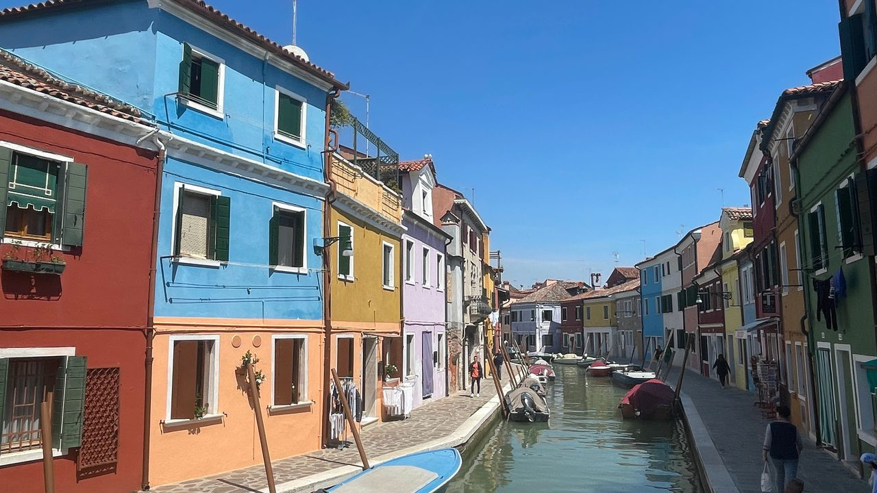 venice burano rainbow house
