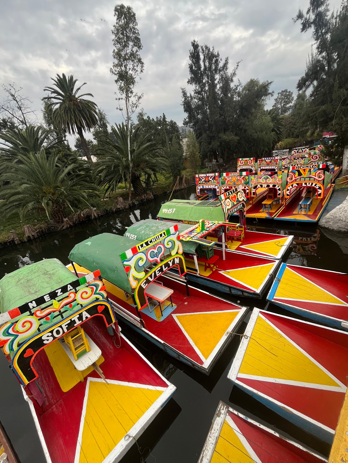 oxcholmilco boats