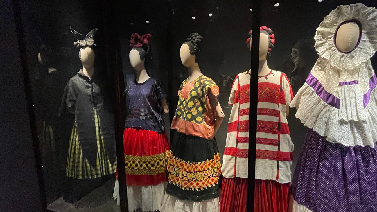 cdmx frida clothes