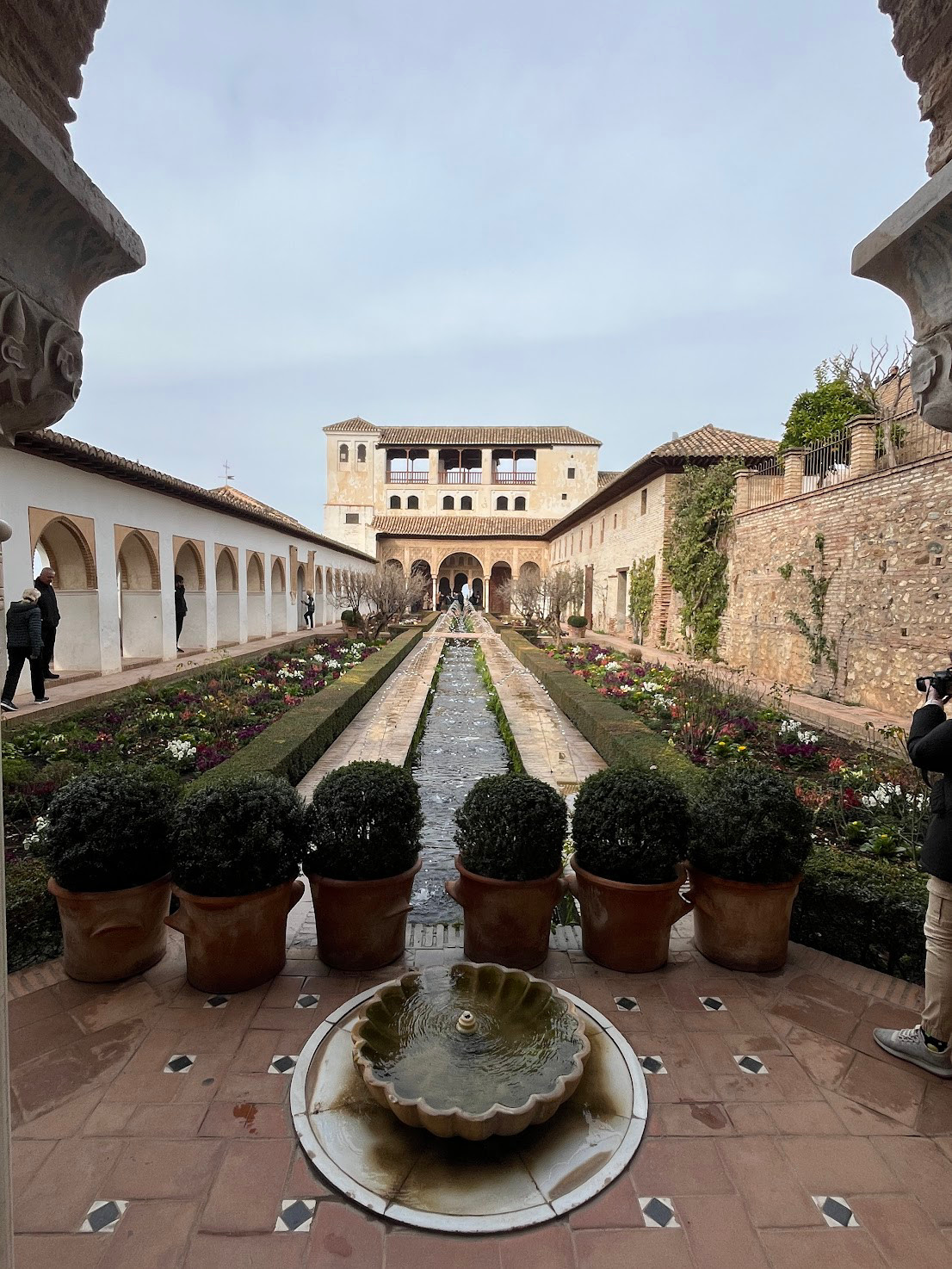 granada alhambra generalife pool