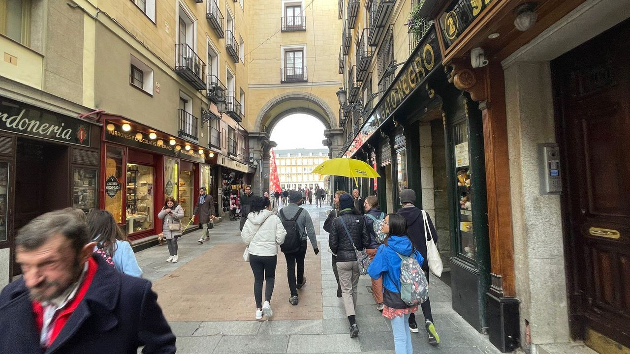 madrid arch gate to plaza mayor