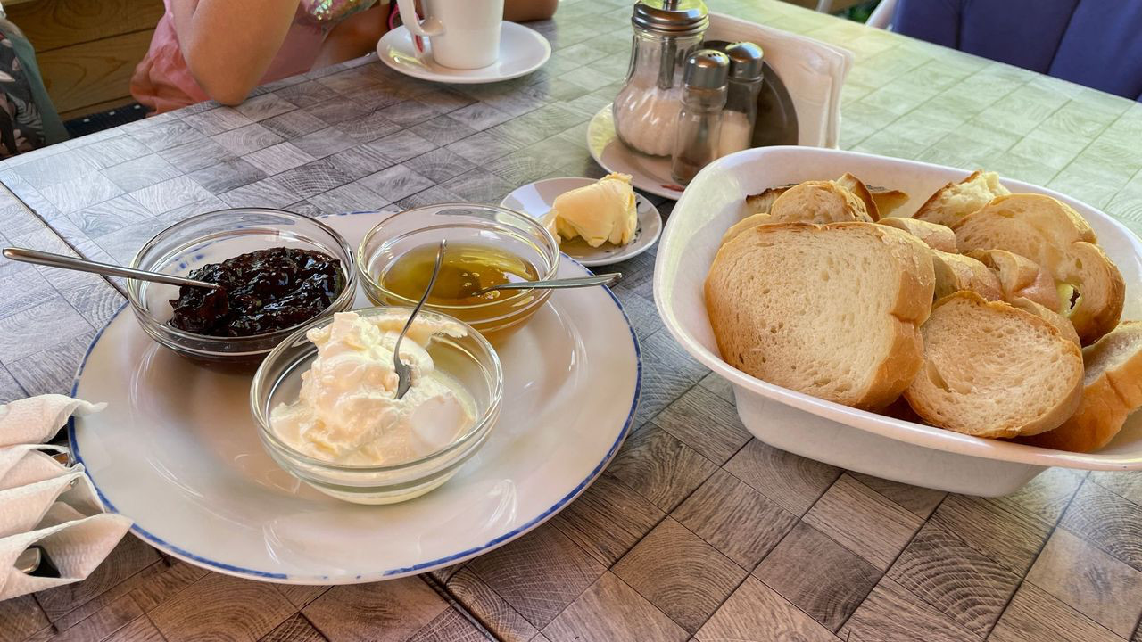 montenegro camping breakfast