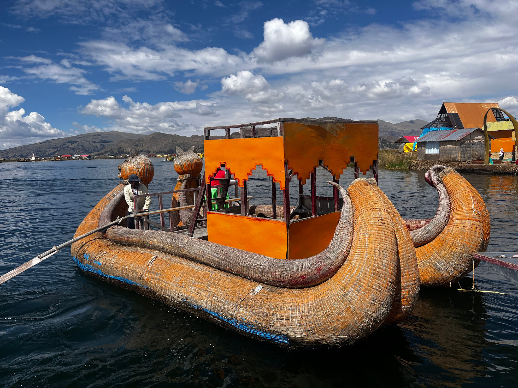 lake titikaka straw boat