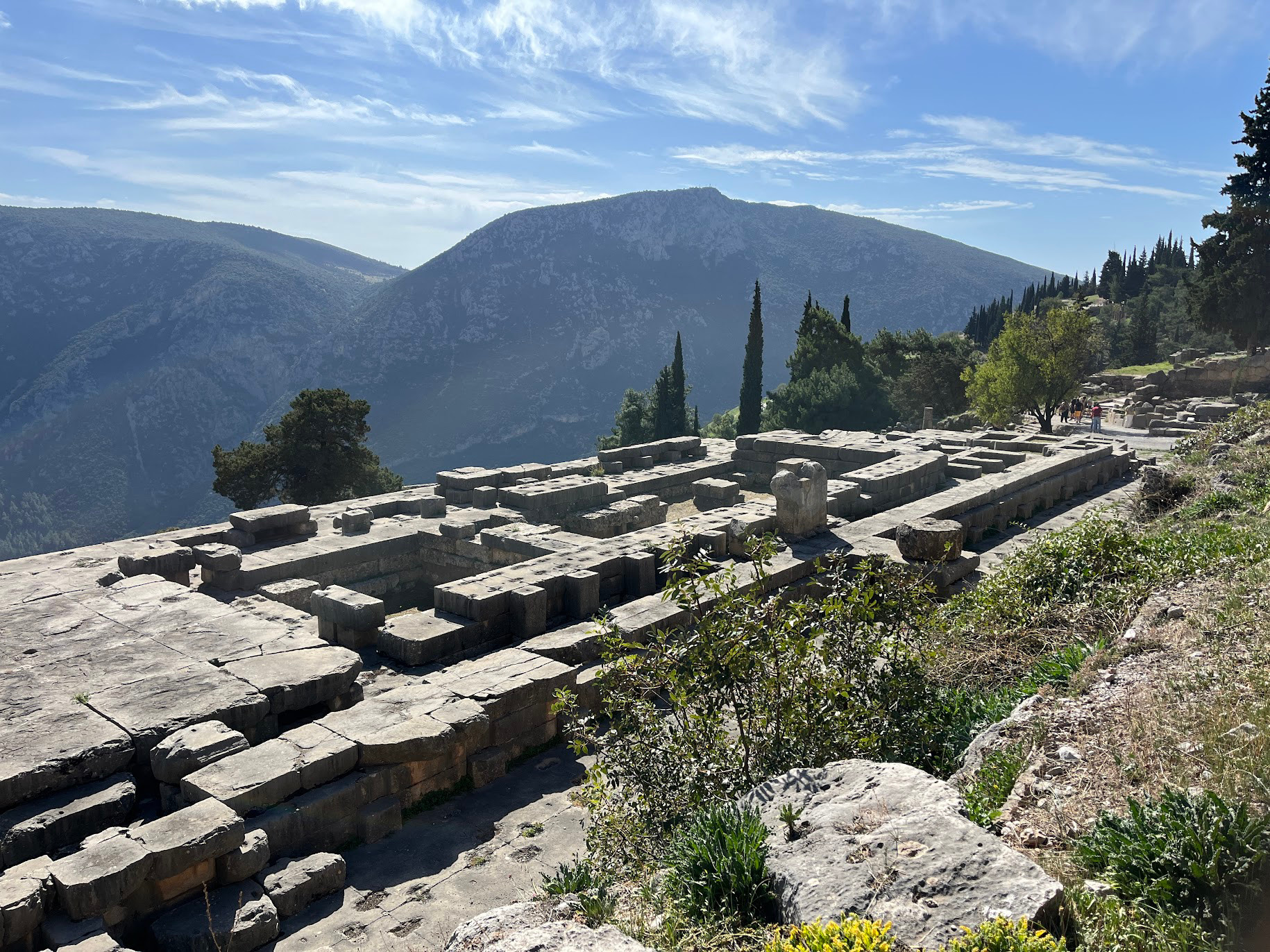 delphi apollo temple