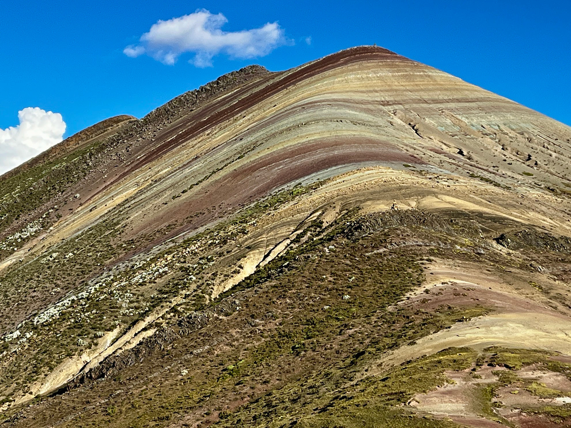 rainbow mountain color