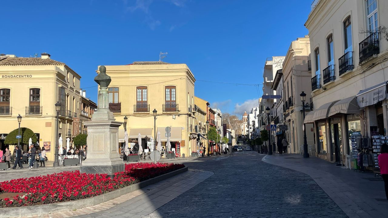 ronda new town street