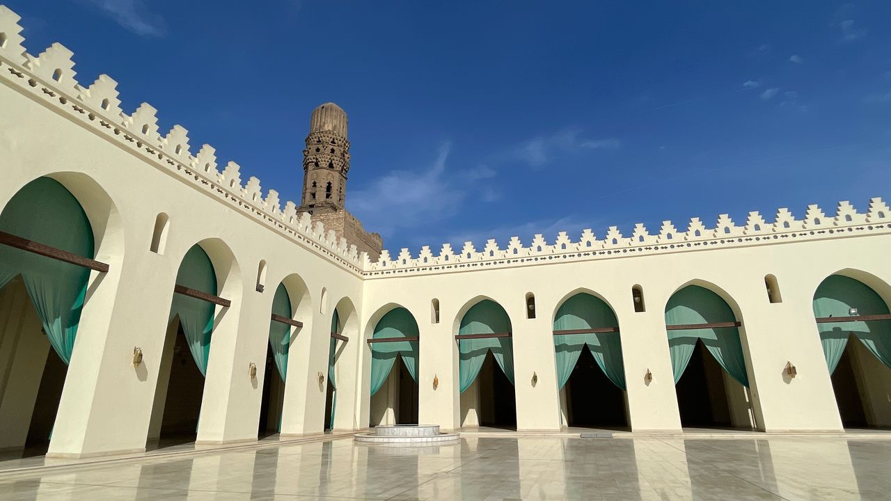 cairo old arab quarter mosque