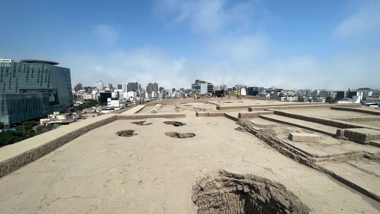 Lima Pucllana tombs