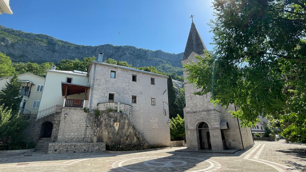 ostrong monastery lower