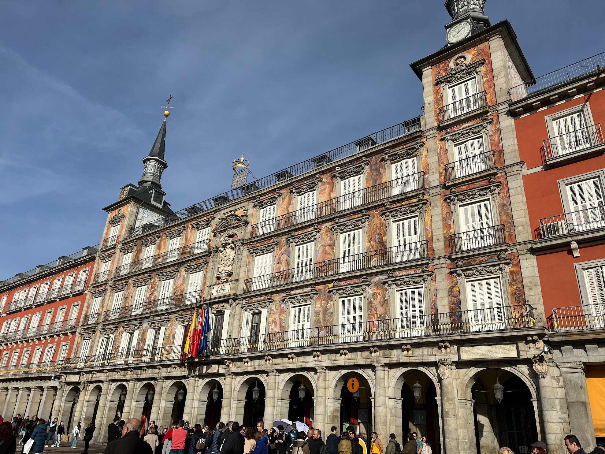 madrid plaza major panderia