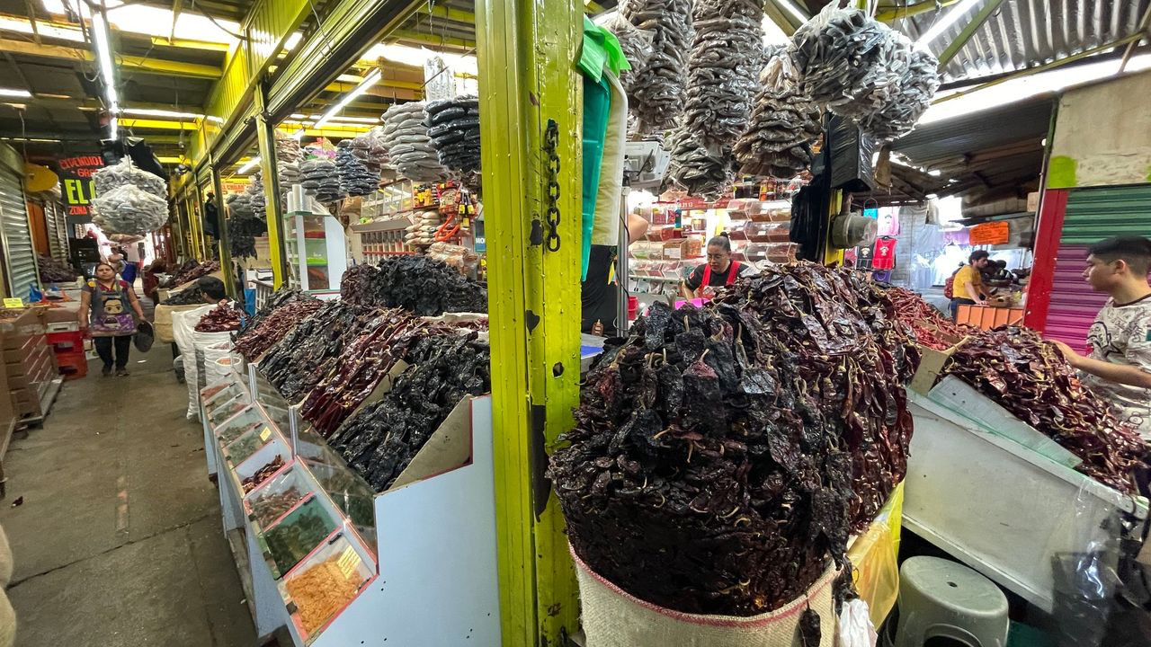 oaxaca market pepper