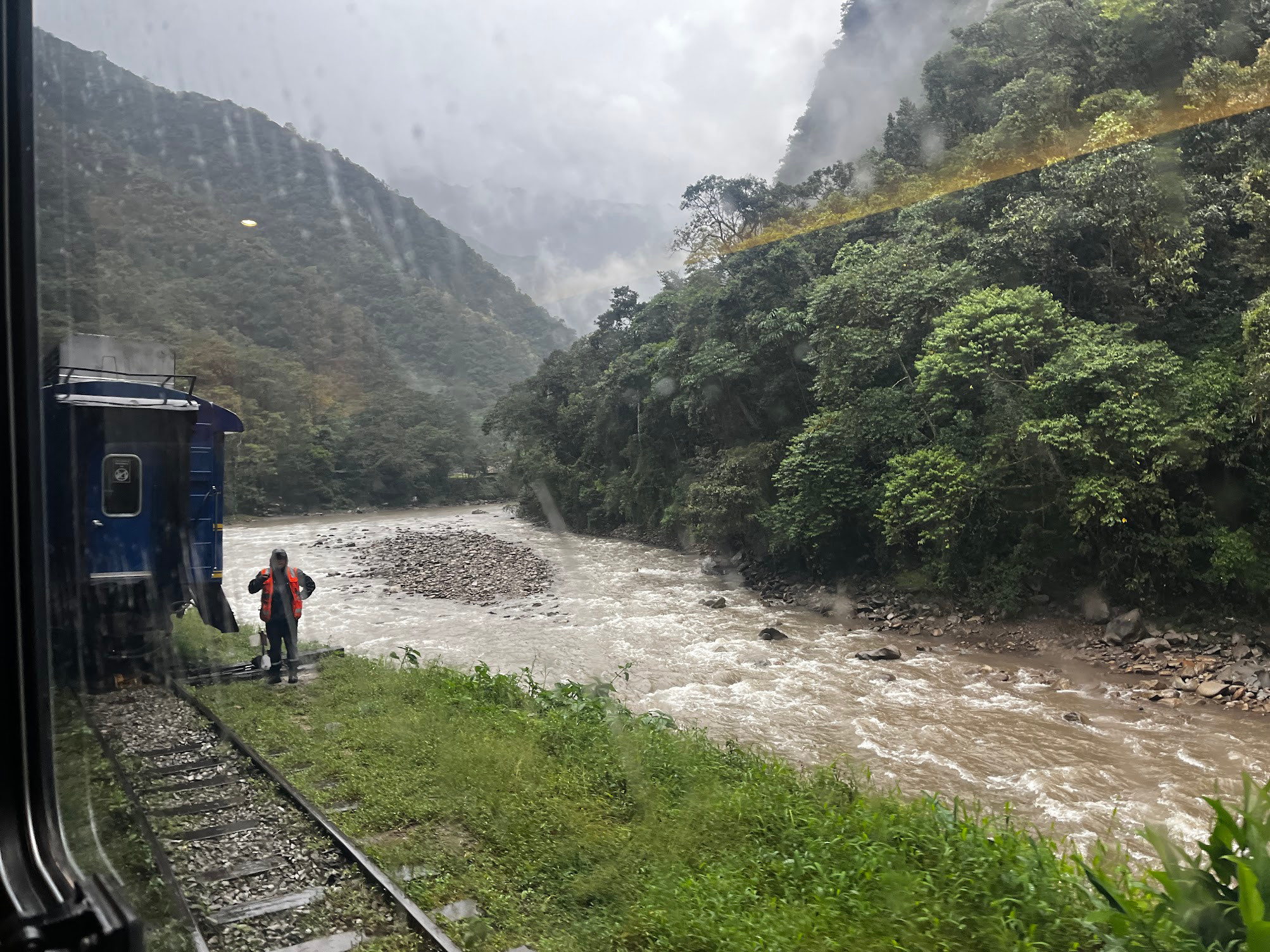 machu picchu train rain