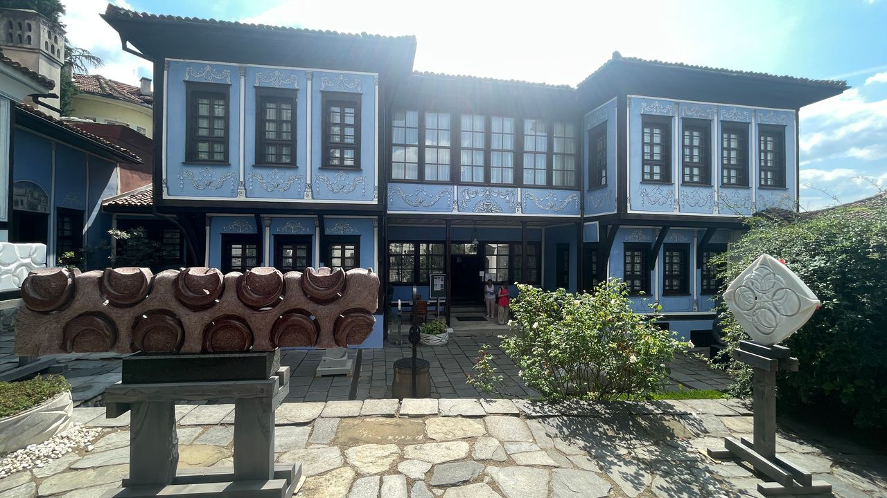 plovdiv blue house