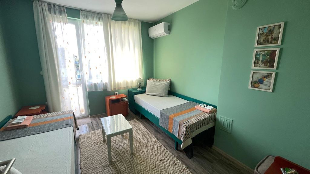 varna apartment bed