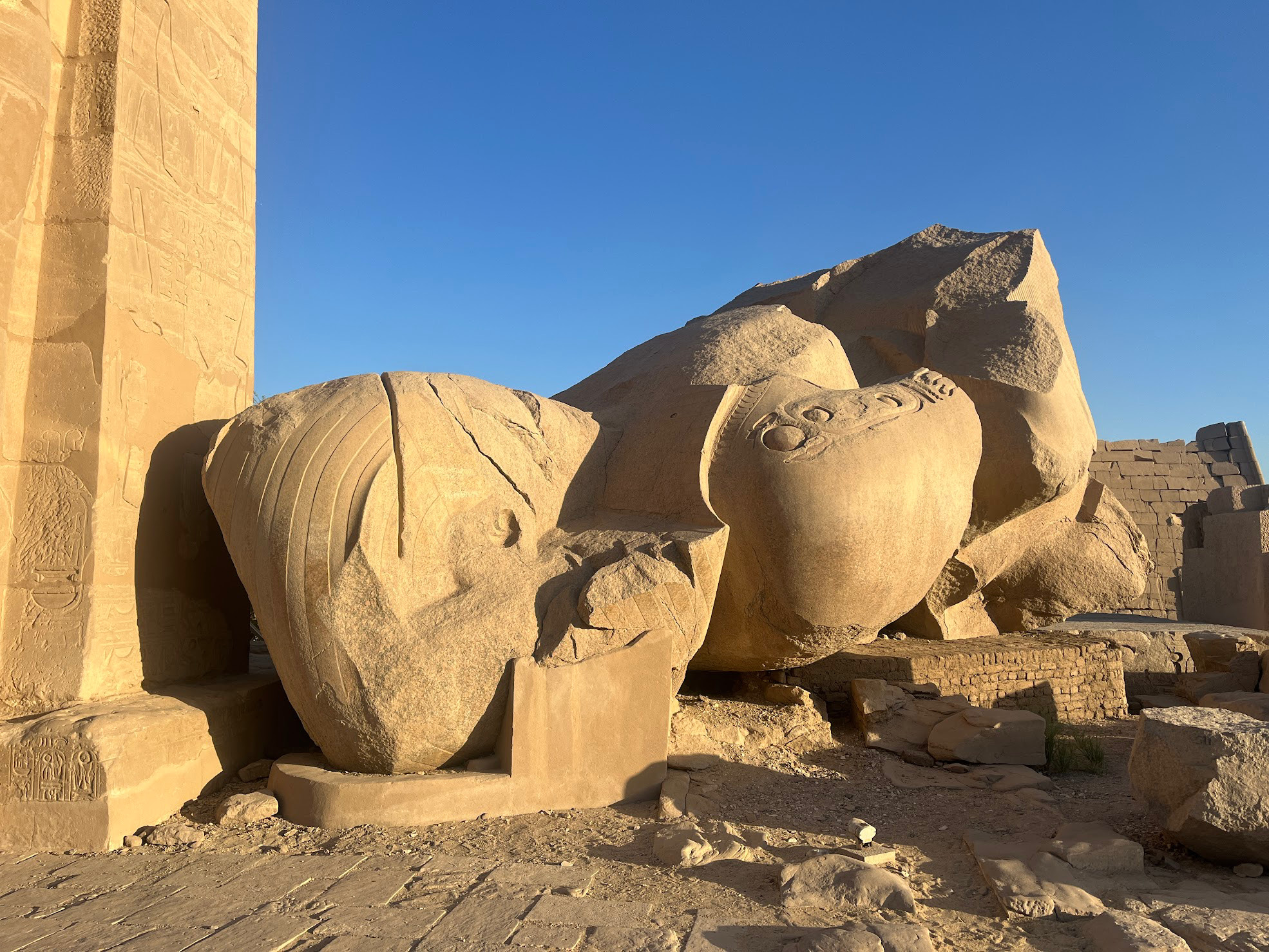 luxor ramsseum fallen statue