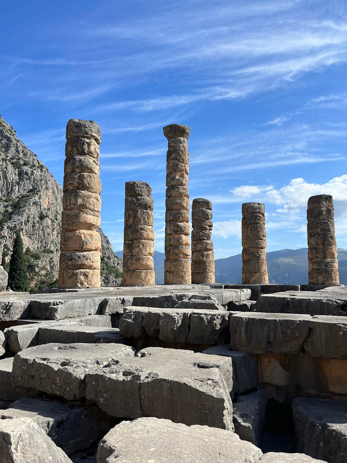 delphi apollo temple columns