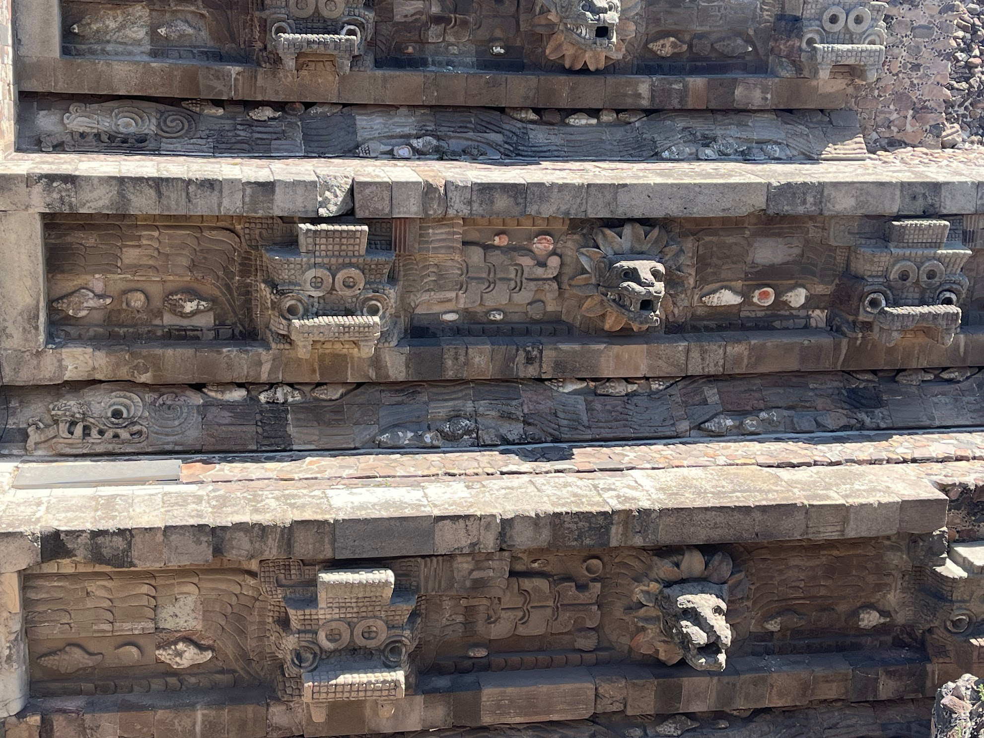 teotihuacan god statues