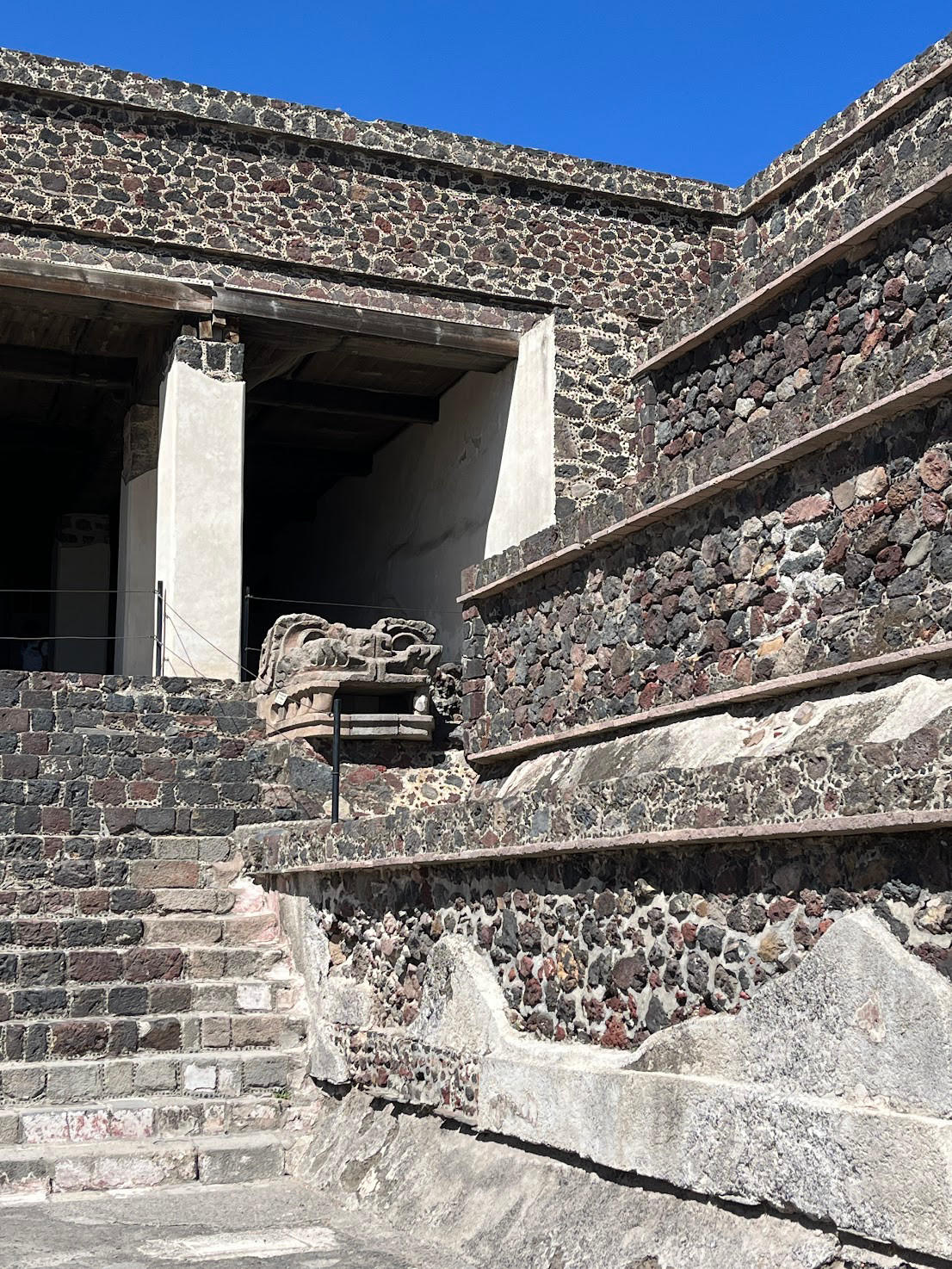 teotihucan building deco