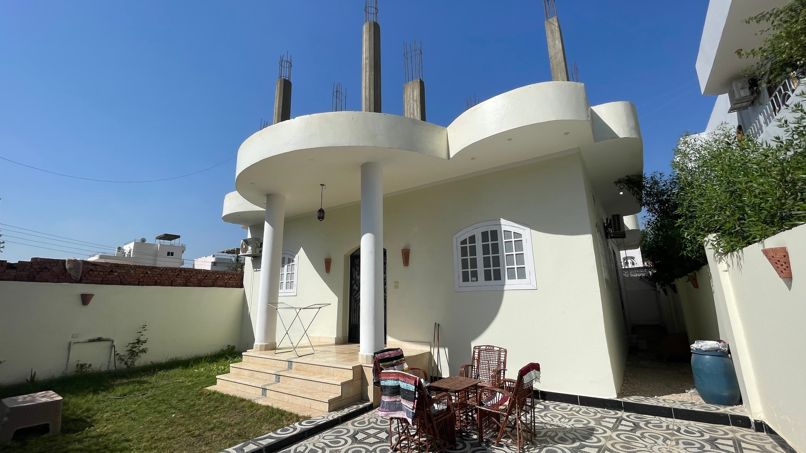 luxor house