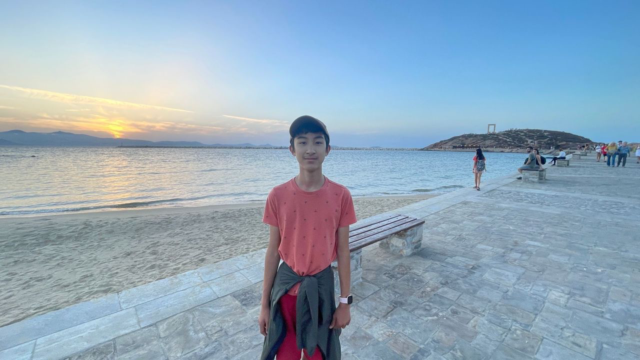 naxos sunset leo