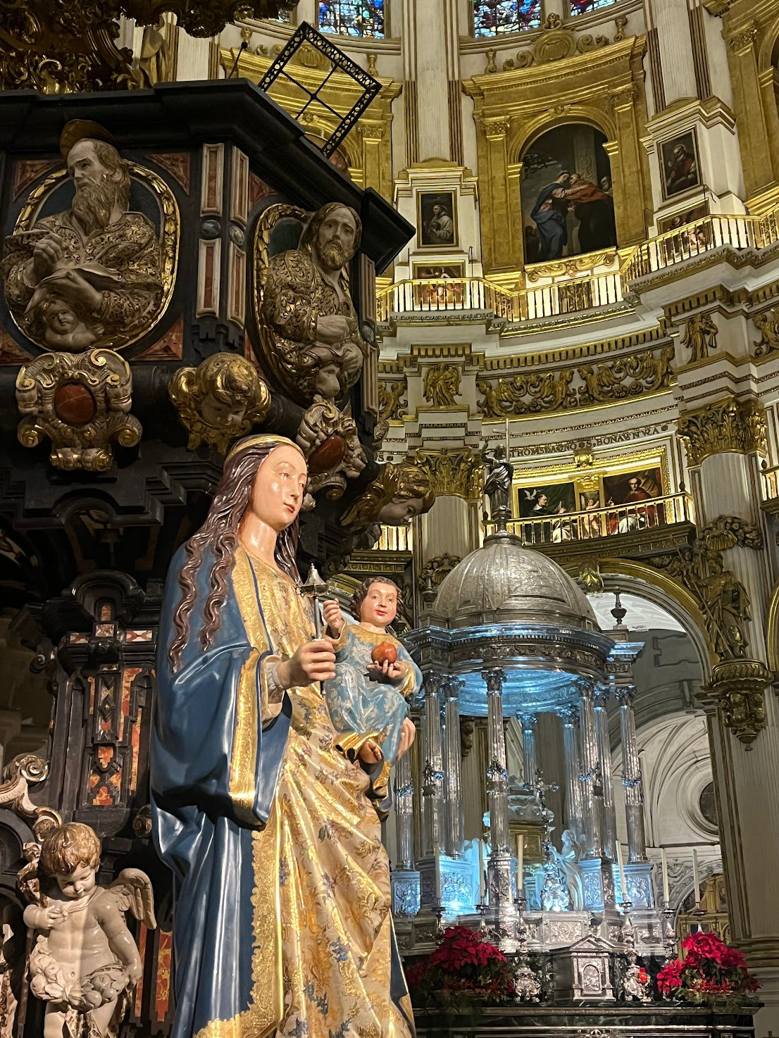 granada cathedral statues