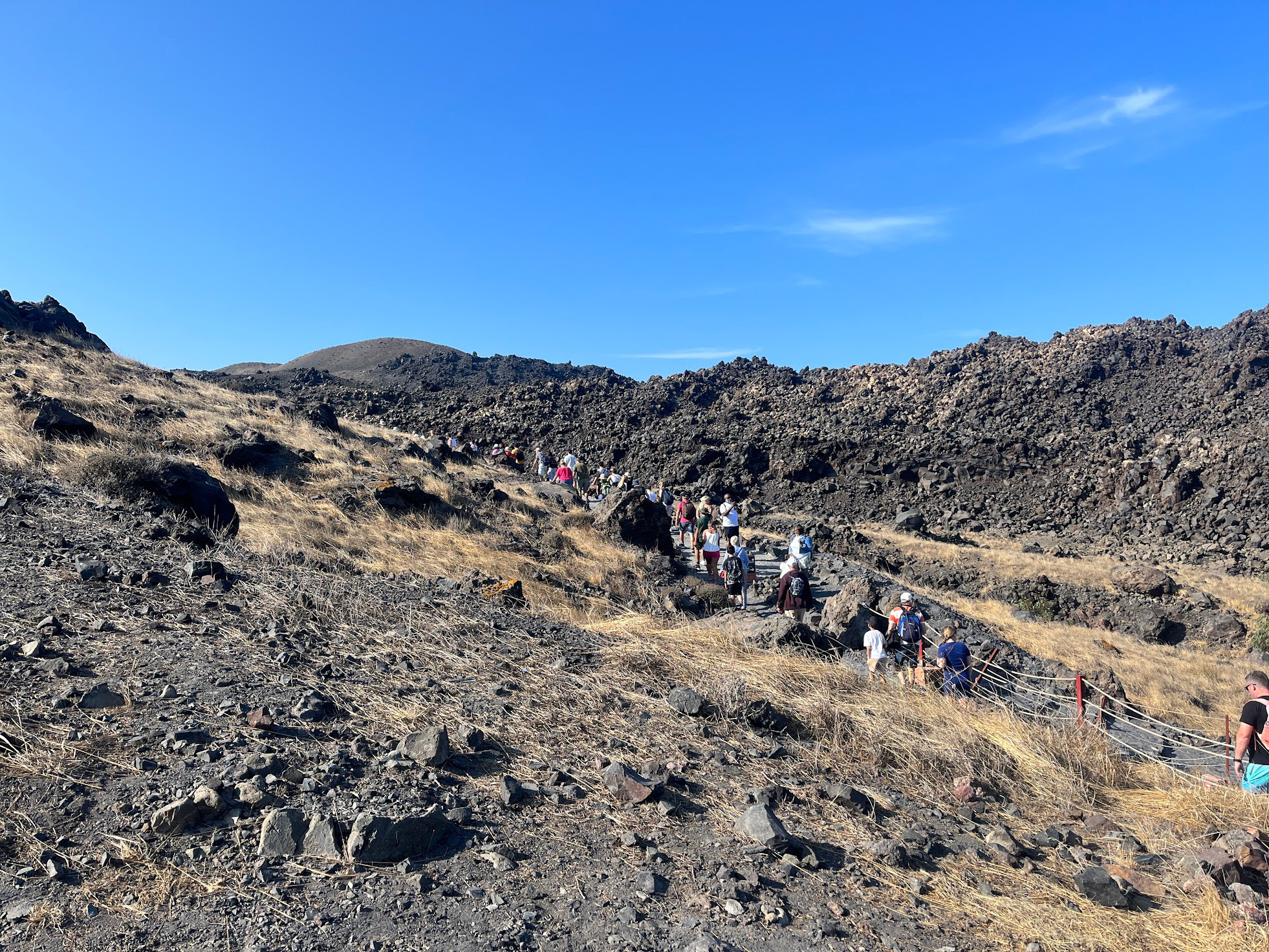 santtorini volcano tour